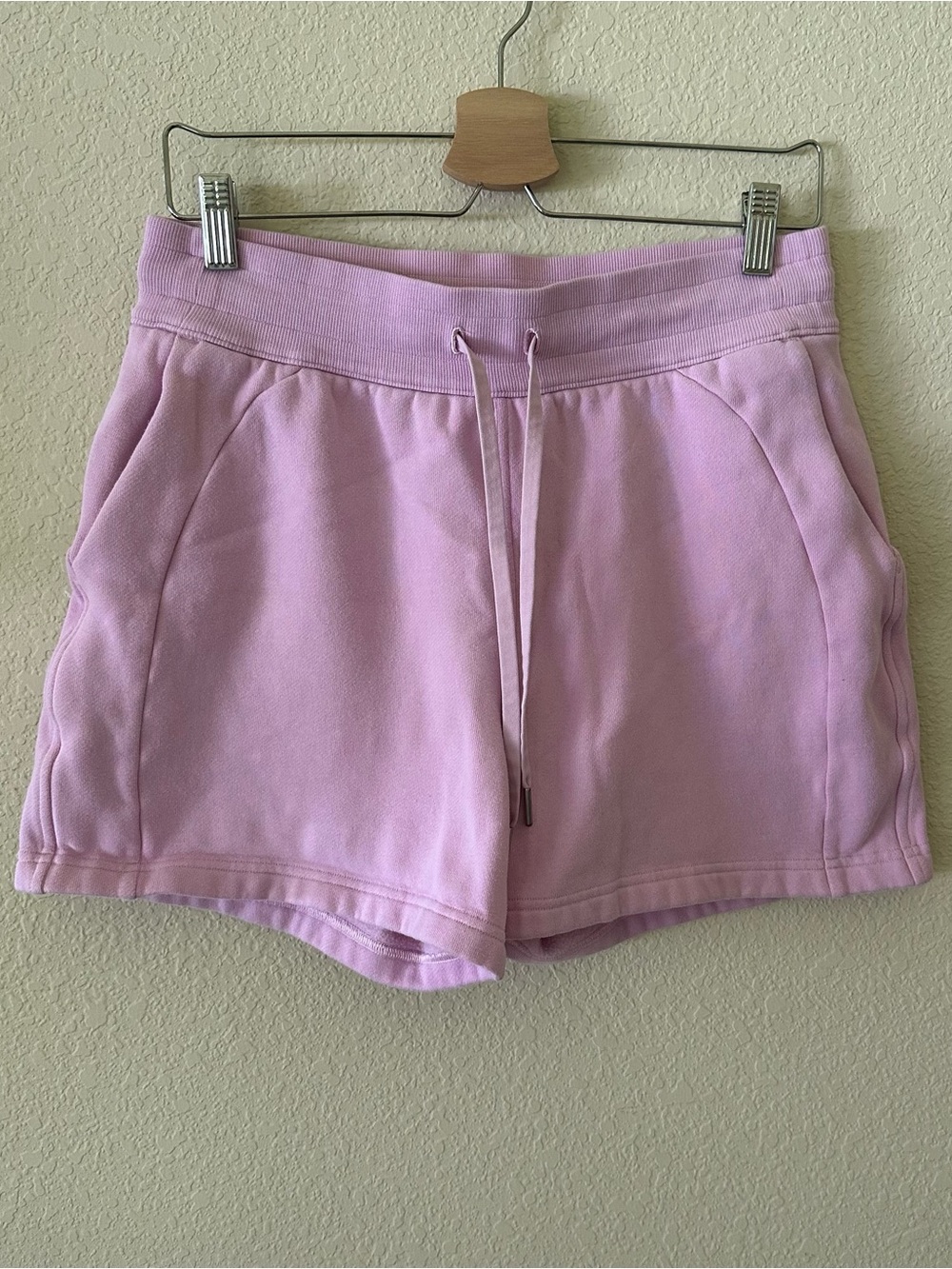 Lululemon Scuba High Rise Lavender Drawstring Athletic Shorts size 8